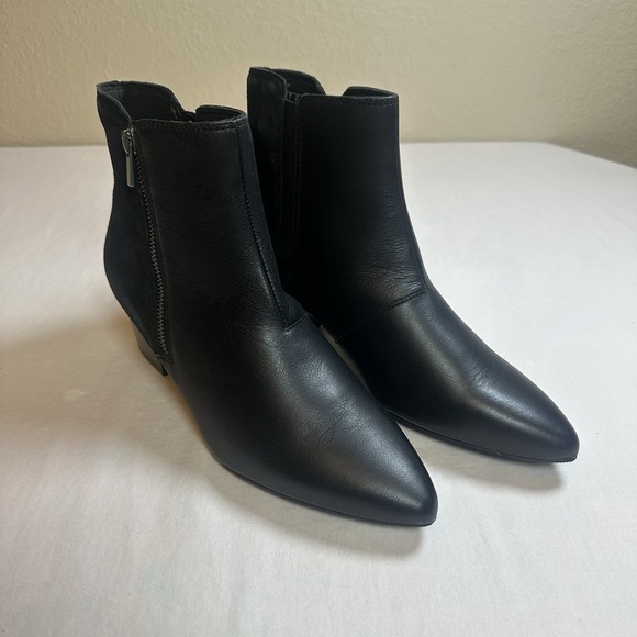 Women's Clarks Ellanie Vibe BootBlack Leather‎ Size9.5 $140 Retail NIB